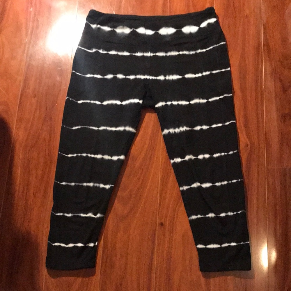 Black and White Propel Bass Engineered Leggings